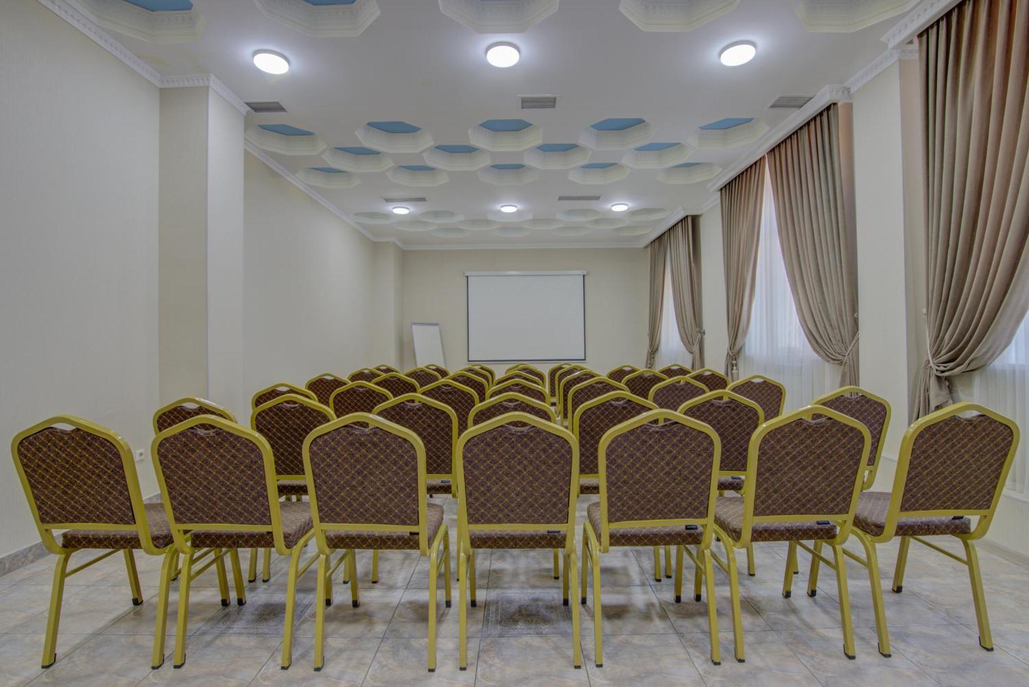 Shah Palace Hotel Bishkek Exterior foto